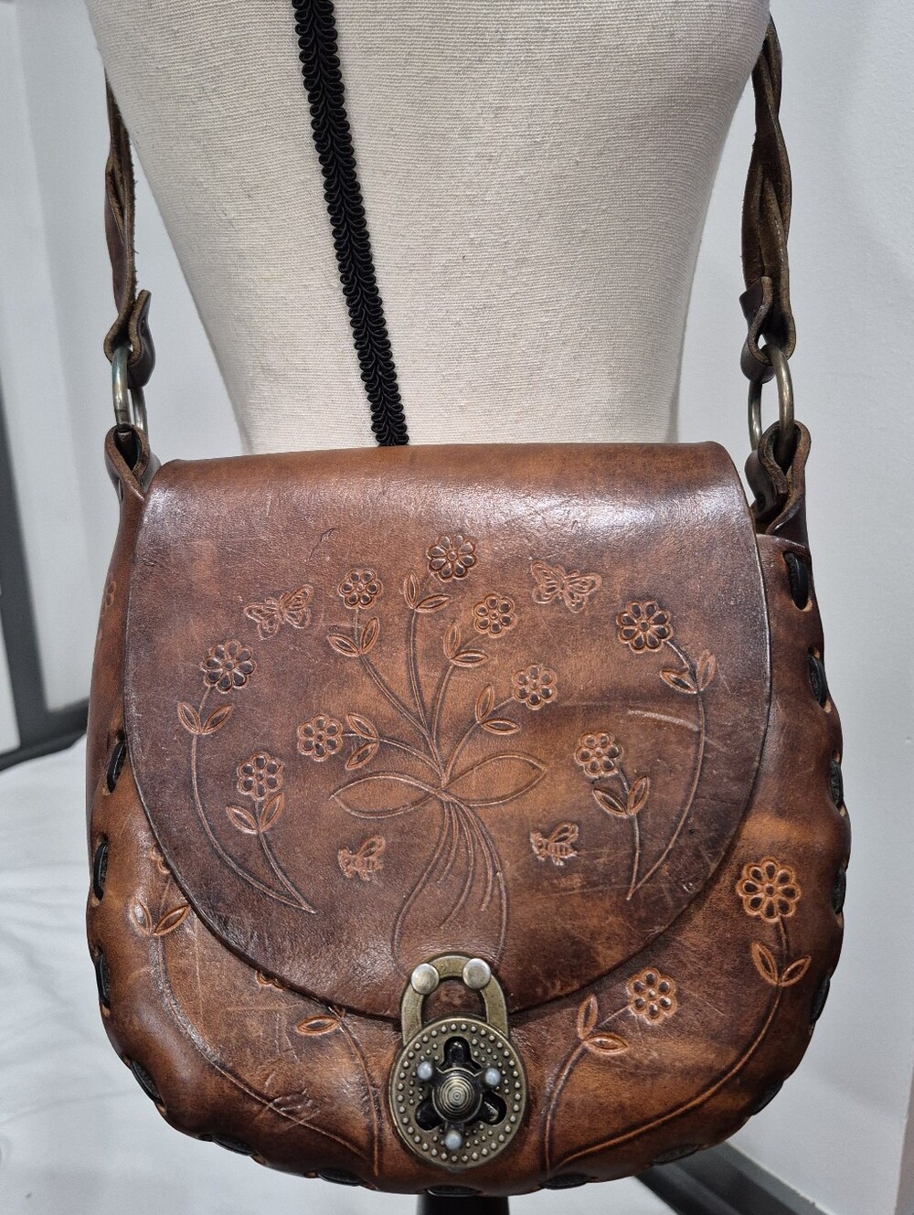 Vintage 70s Leather Hand Tooled Saddle Bag Purse